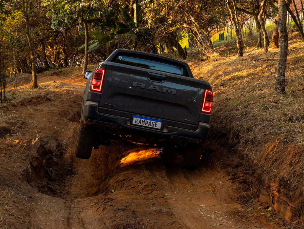 Rampage R/T 2.0T 4WD AT